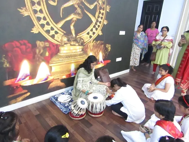 Pink Wave Dance Studio - Zumba, Kathak, Bollywood, Hip Hop dance class — Dance in Wave City