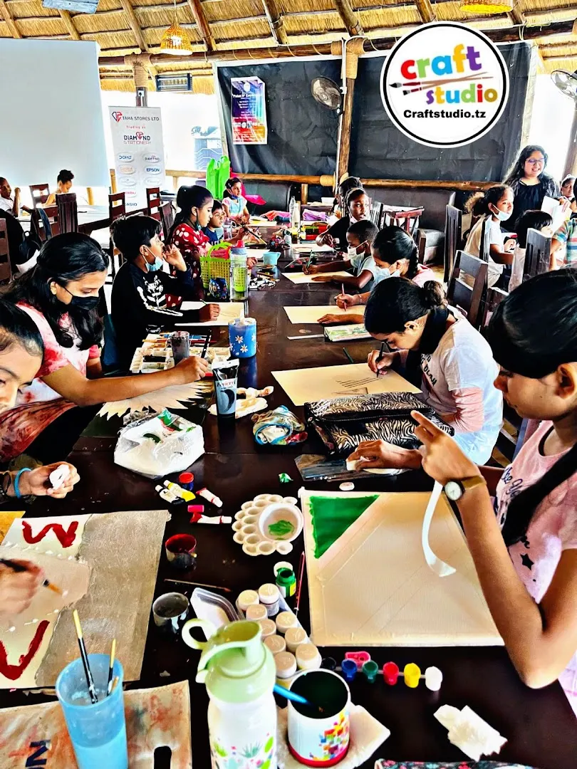 The Learning Hub — Art & Craft in Indirapuram