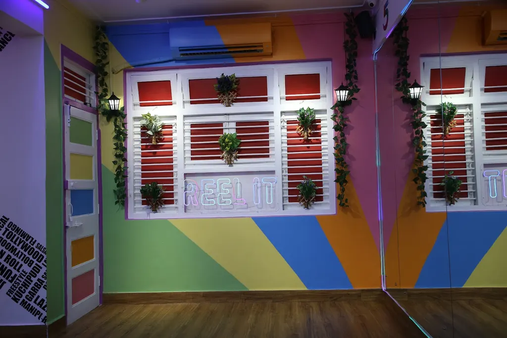 DWorld The Dance Studio — Dance in Khar West