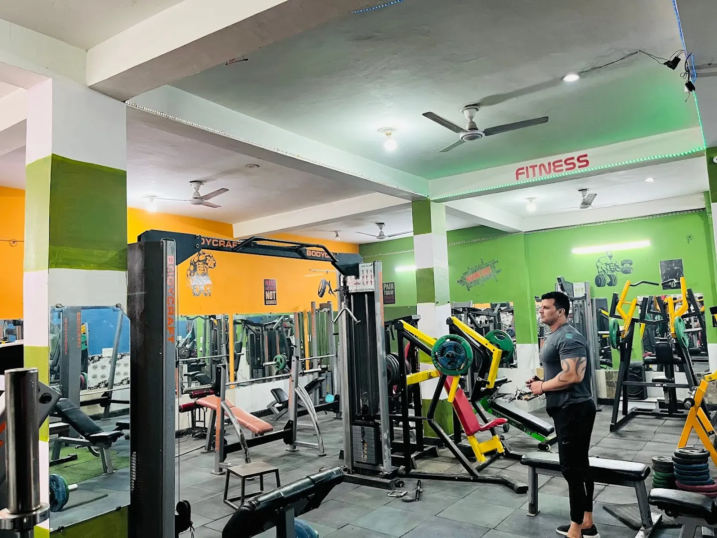 Muscle fitness factory gym sec 45 — Strength & Powerlifting in Sector 44, Noida