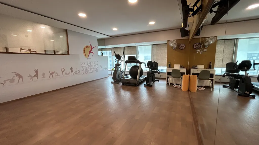 Venu Adhiya Hirani — Yoga in Andheri West