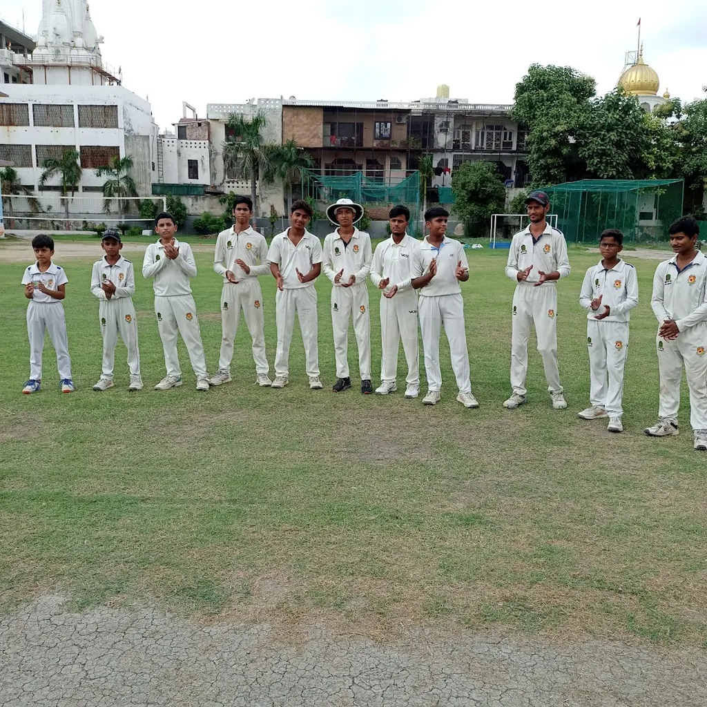 Delhi the best cricket coaching centre RAJVANSHI — Cricket in New Usmanpur
