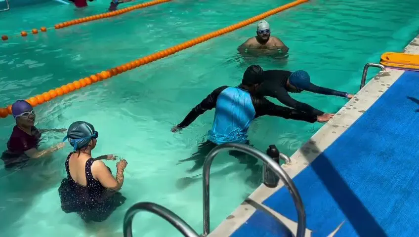 Michael Phelps Swimming at Universal — Swimming in Chembur