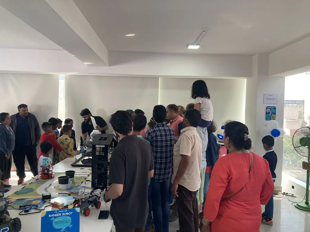 SP Robotics Maker Lab — Coding & Robotics in HSR Layout