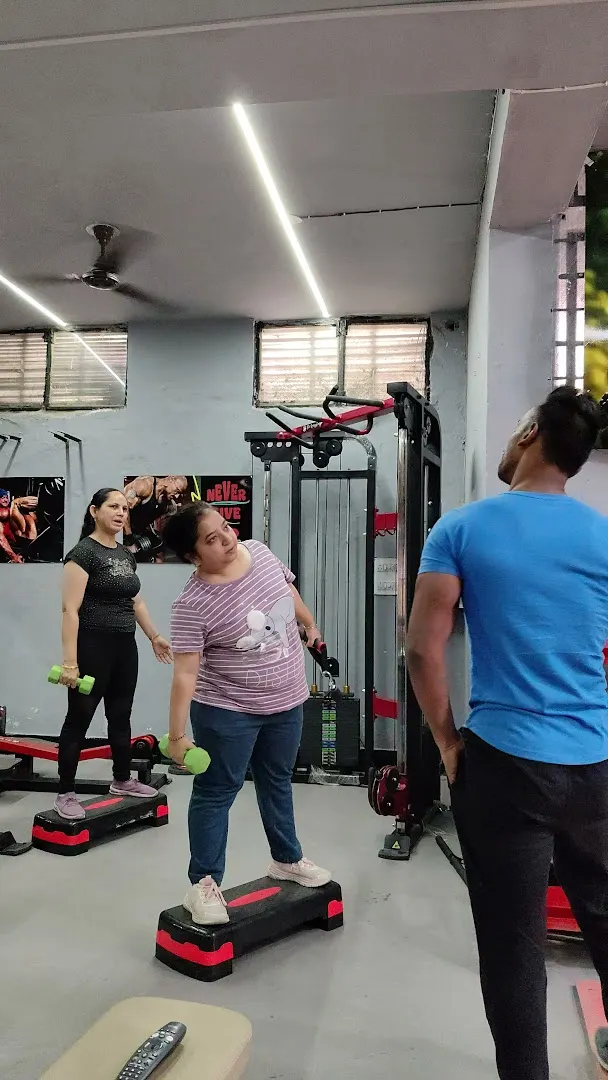 Universal Gym, Unisex