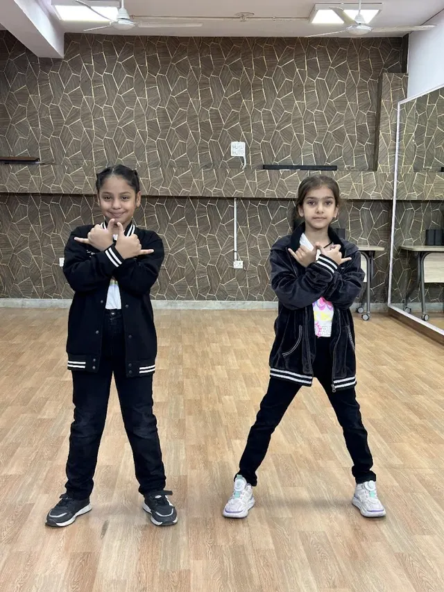 Little performers — Dance in Nangli Jaleeb