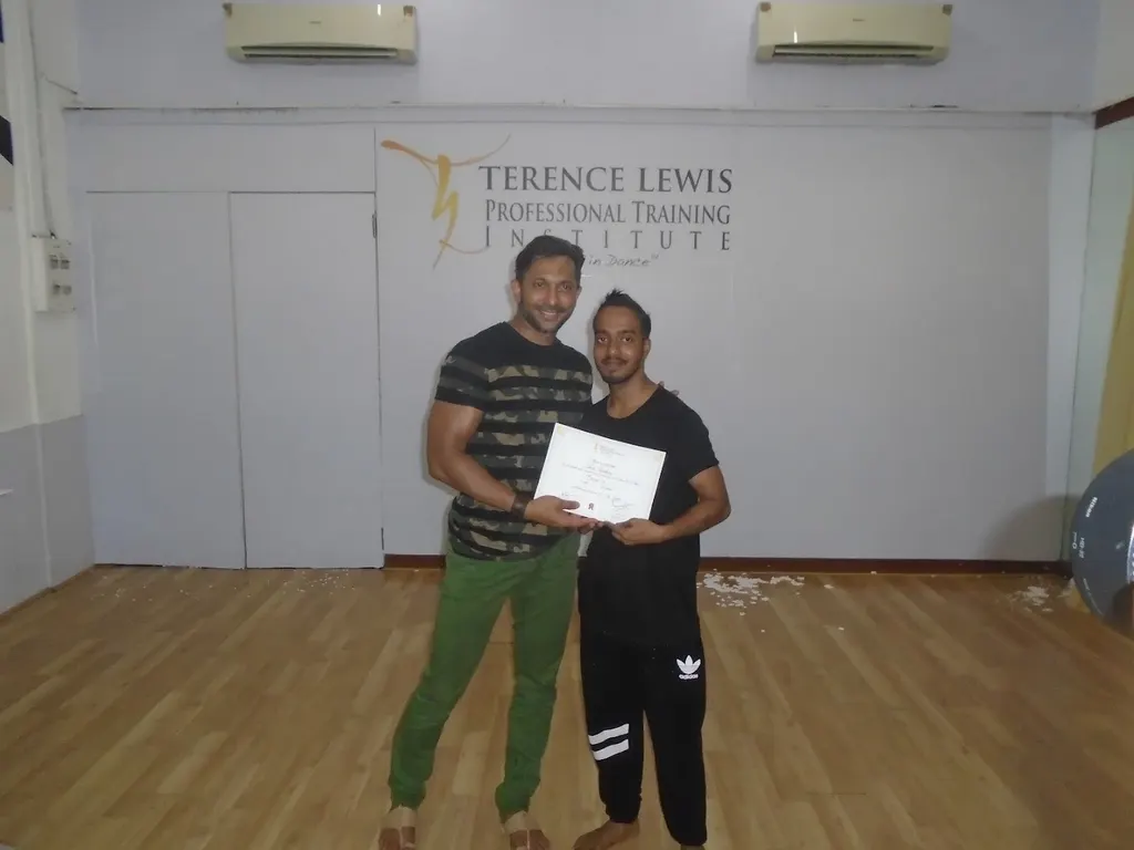 Yash dance academy Online class available — Dance in Janakpuri