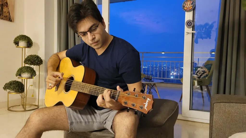 Guitar Classes by Maxtone Studios — Music in Sector 4