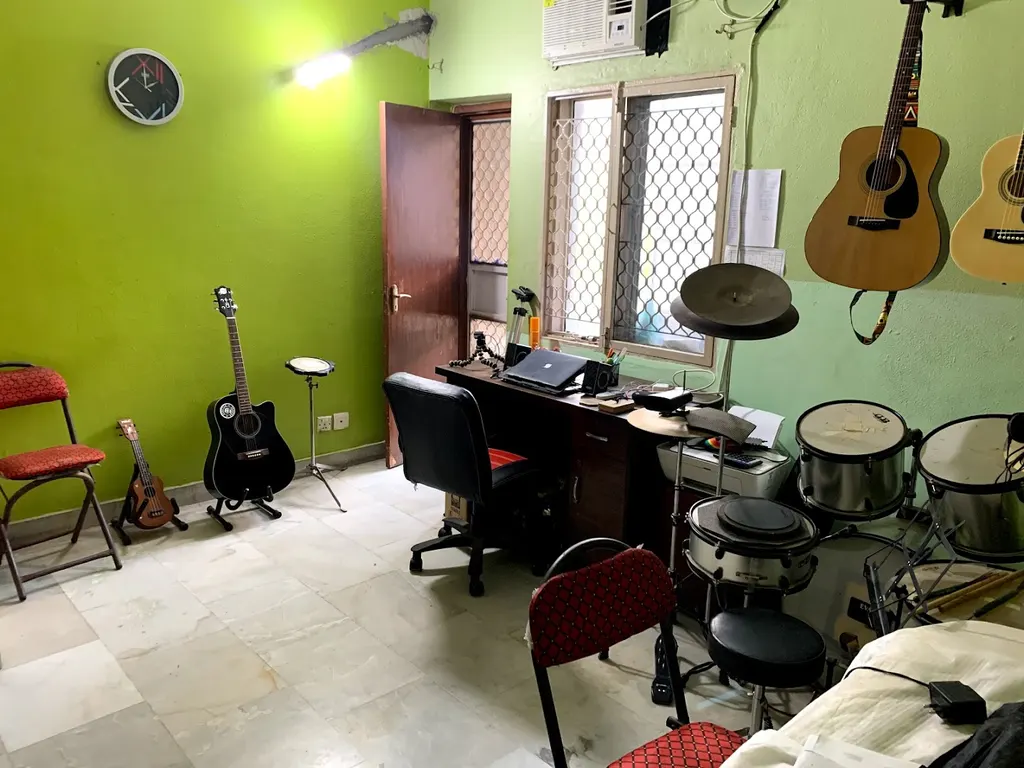 Uma Guitar Drums School — Music in Indirapuram