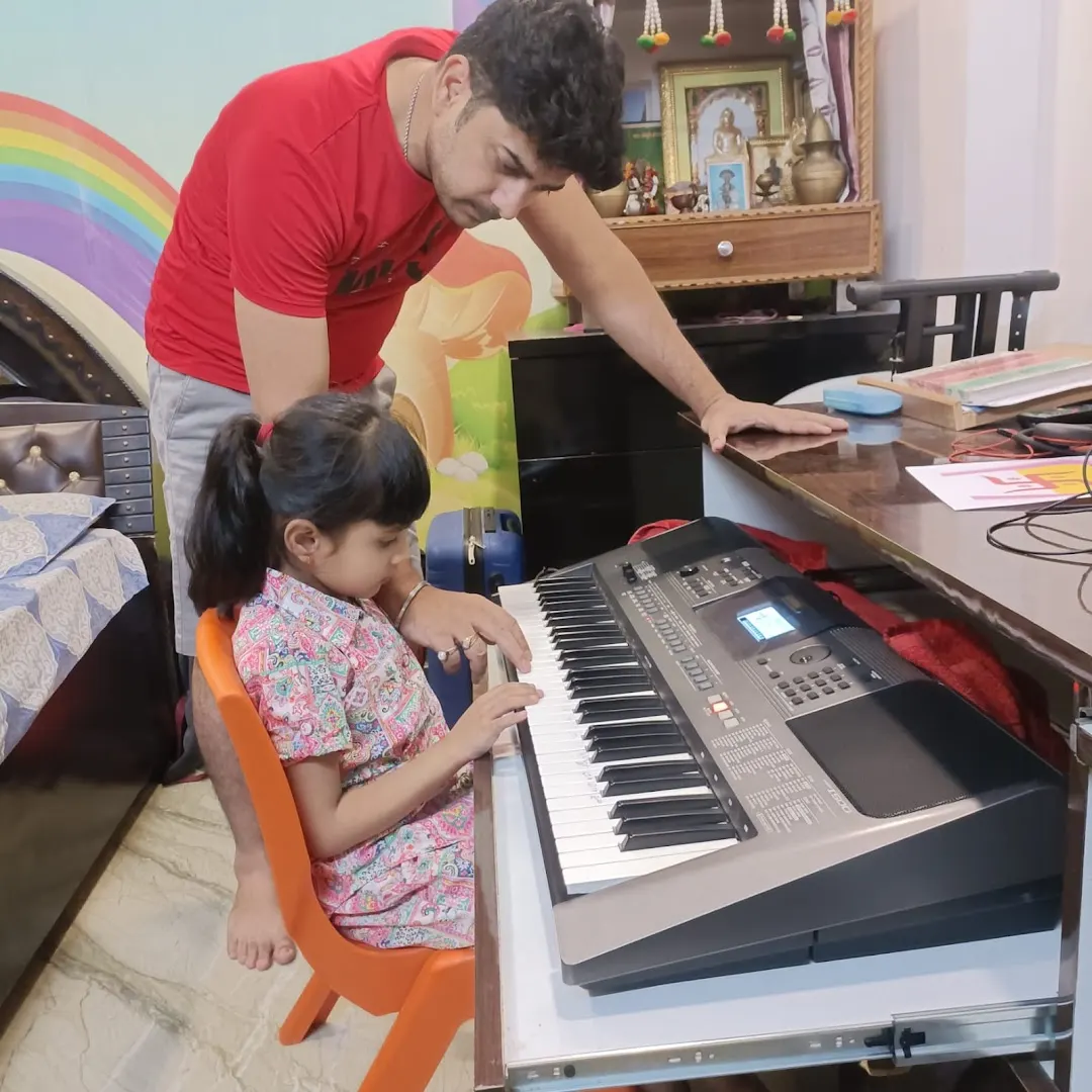 Music Classes Saxophone, Trumpet, Guitar, Sitar, Keyboard, Vocal — Music in Uttam Nagar, Delhi