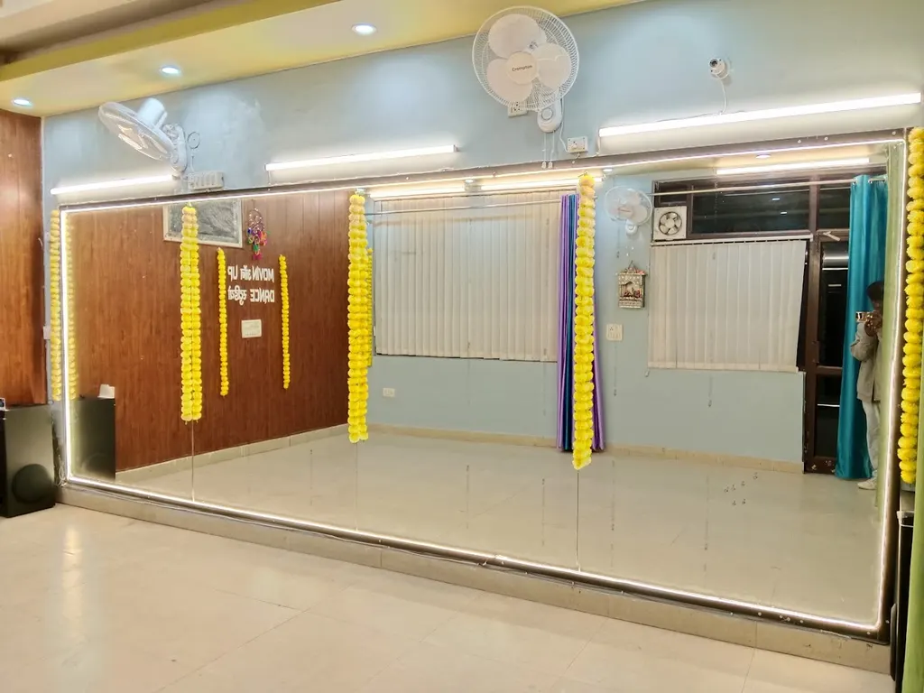 movin ऑन up Dance & fitness स्टुडियो — Dance in Sector 21D