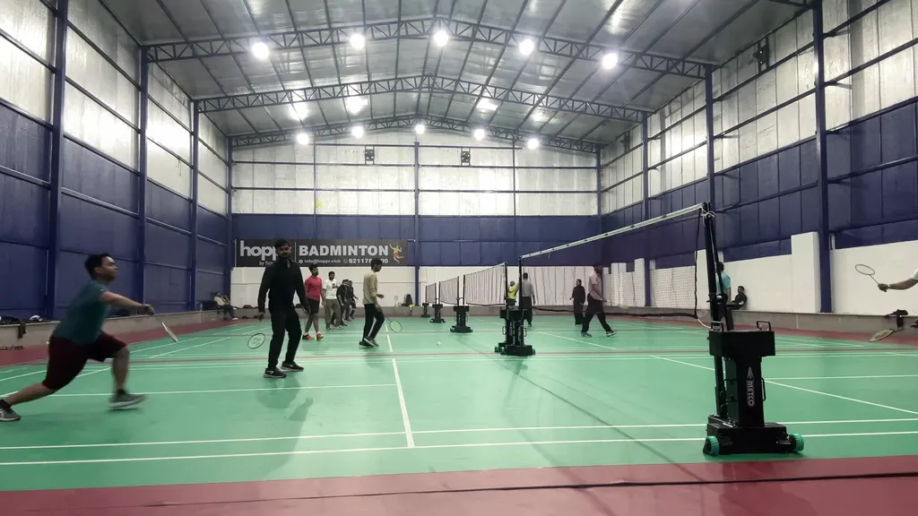 hoppr Dwarka — Badminton in Dwarka