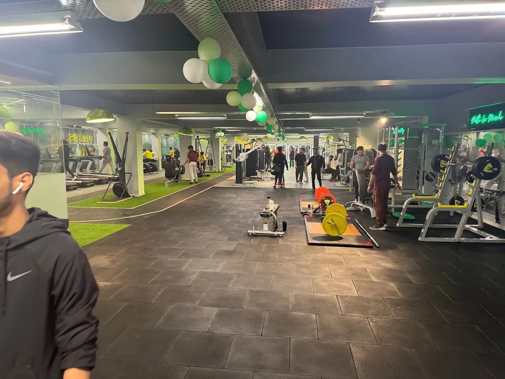 Veers gym, Kailashpuri Road, Indra Park — Fitness Center in Palam