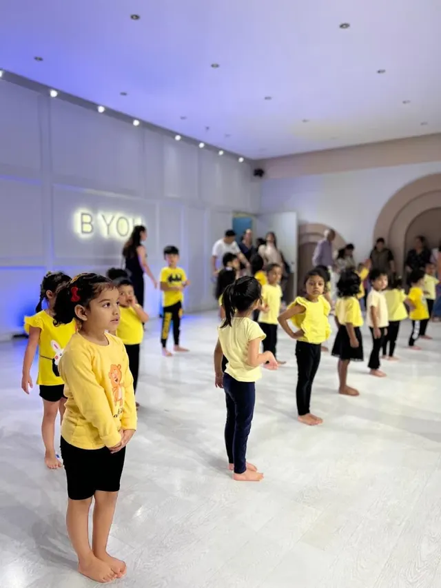Rhythmus HappyFeet — Dance in Santacruz West
