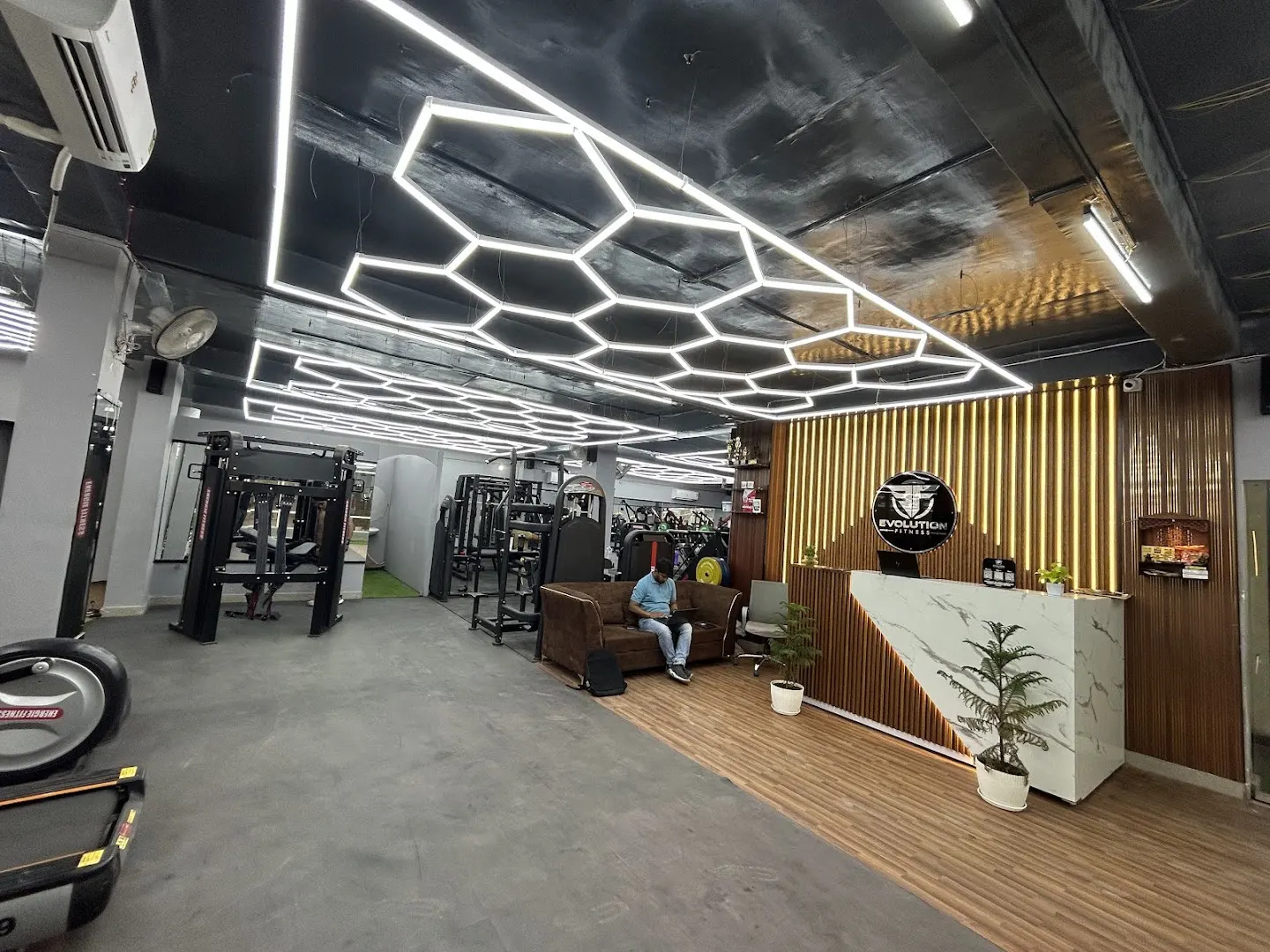 Evolution fitness — Standard Gym in Sector 121, Noida