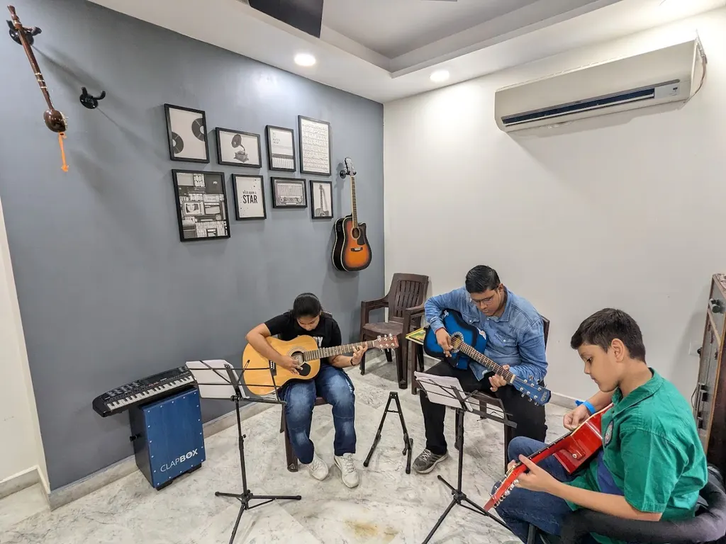 Strings & Strum Music Classes — Music in Azadpur