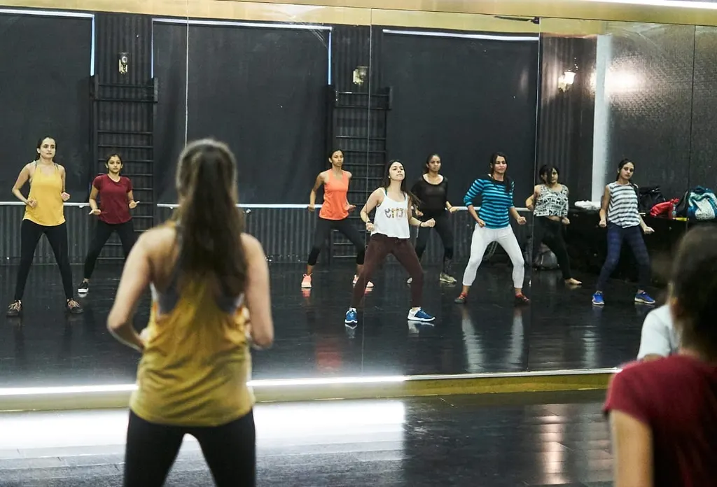 Tappin Around — Dance in Khar West