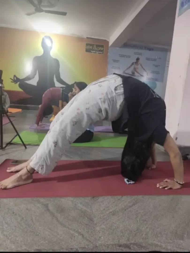 Yog Kutumb (Yoga with Meenakshi ma'am) photo 1