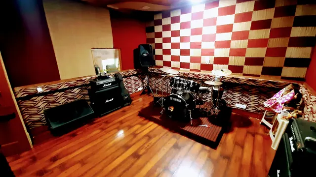 Saanwarey Jamroom — Music in Sector 88