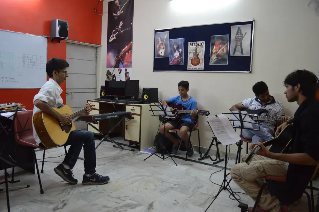 Delhi Guitar School — Music in Mansarover Garden