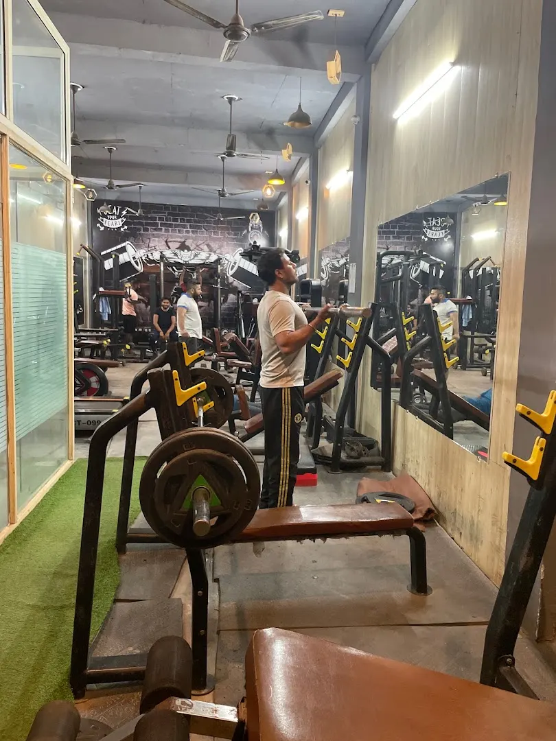 Muscle Garage Gym — Strength & Powerlifting in Sonia Vihar, Delhi