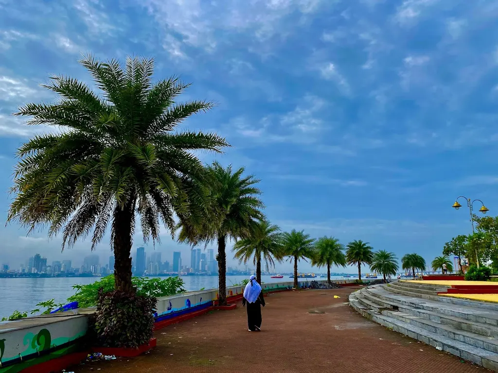 Reclamation promenade midpoint — Gymnastics in Bandra West