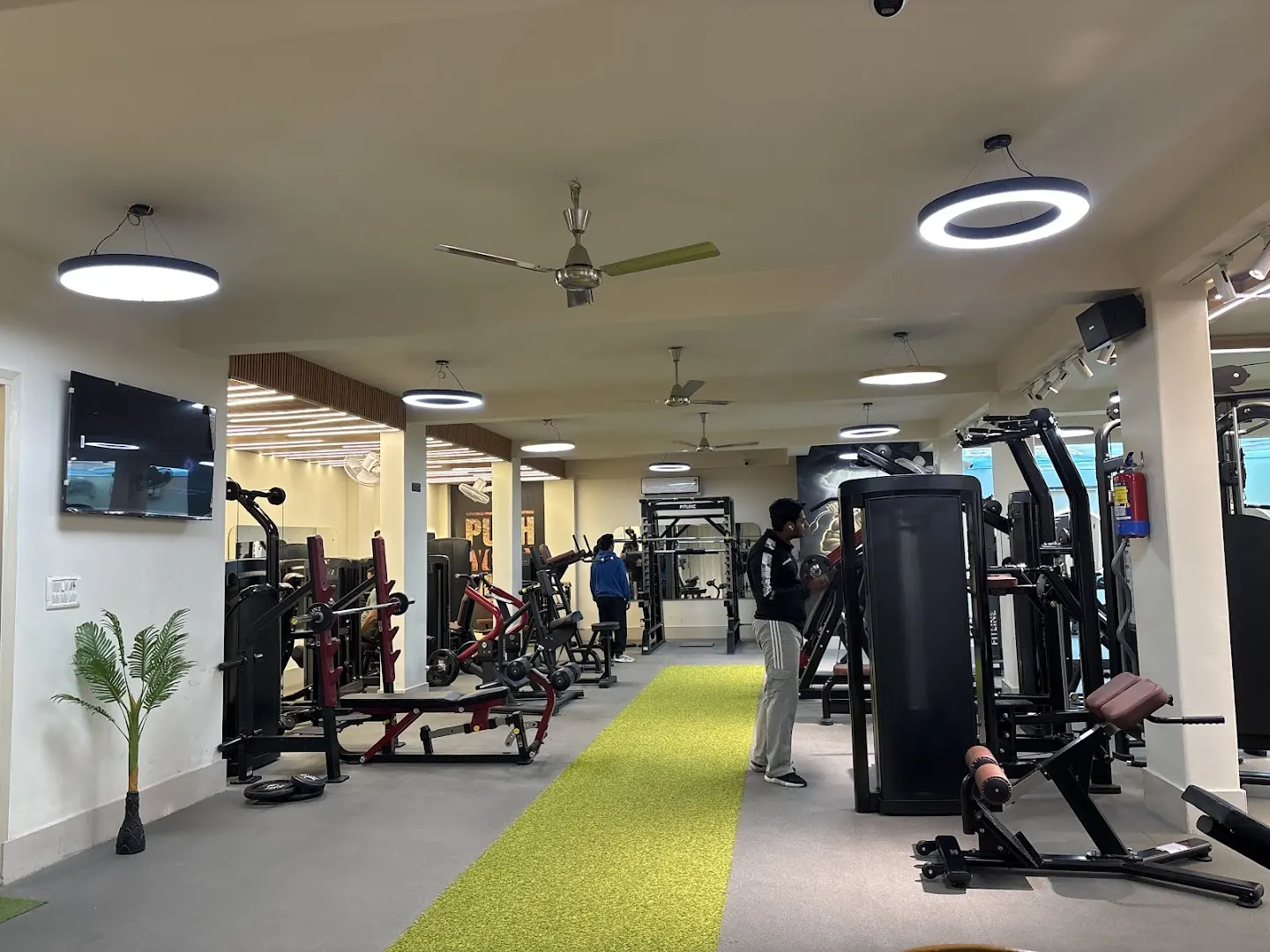 Ultimate Muscle GYM Ultra Luxury GYM Rank No #1 In Mahipalpur / Vasantkunj Road — Strength & Powerlifting in Mahipalpur, Delhi