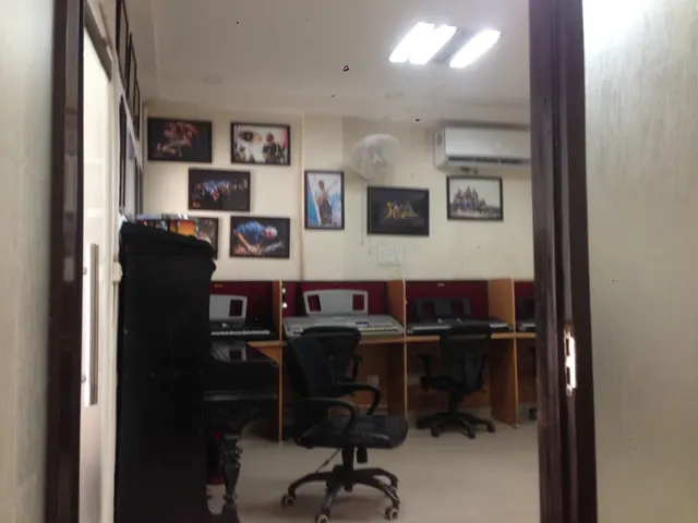 Zikrr school of music — Music in Sector 31