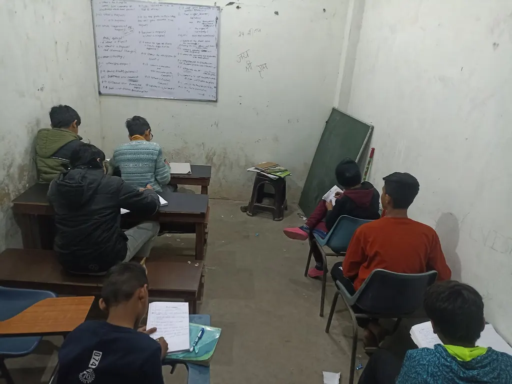 Art classes & Tution classes — Art & Craft in Govindpuram