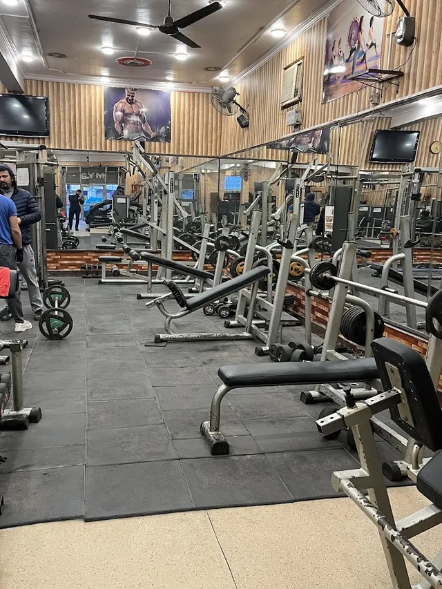 Iron Pumper Gym