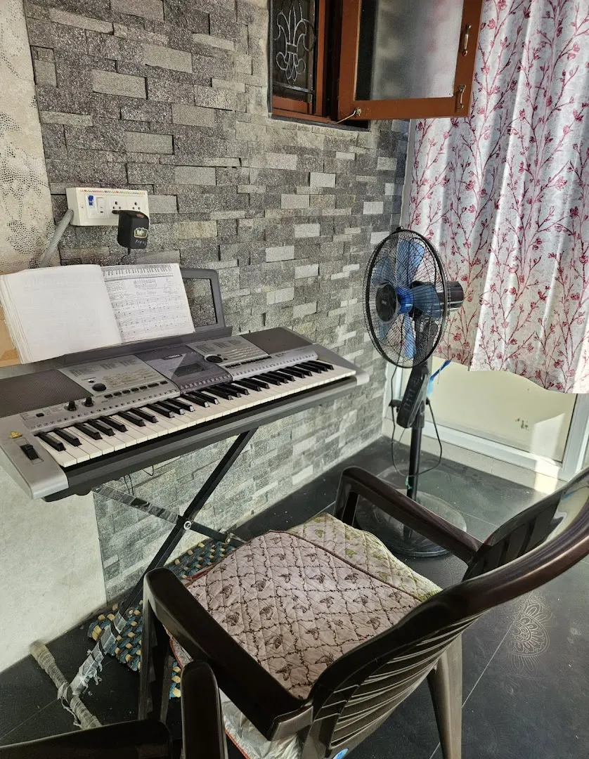 Beginner Violin and Piano classes — Music in Parappana Agrahara