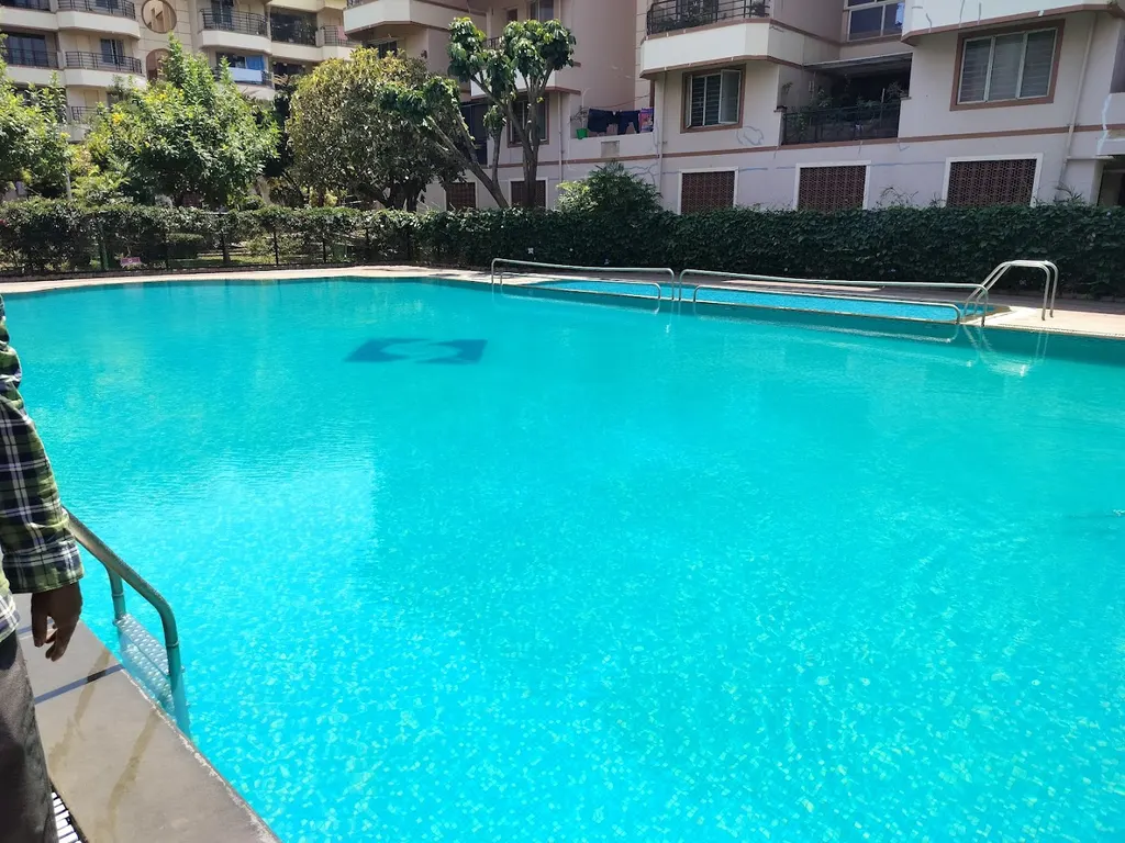 Swimming pool — Swimming in Challaghatta