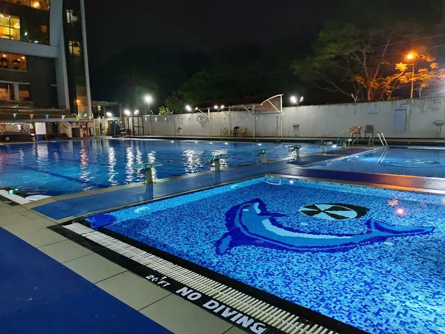 Juhu Vile Parle Gymkhana Club — Swimming in Juhu