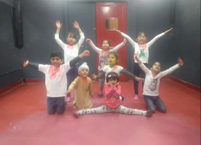 Noida Dance classes — Dance in Sector 122