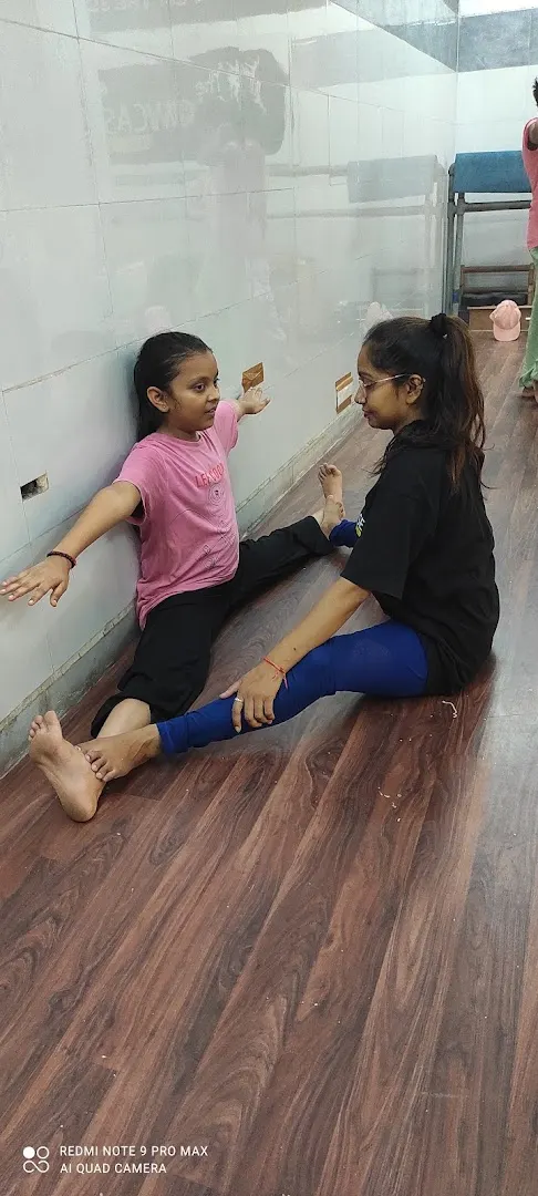 The Showcase Dance Studio — Dance in Saraswati Vihar
