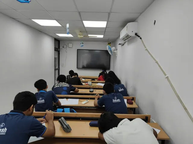 Aakash Institute — Swimming in Sector 84