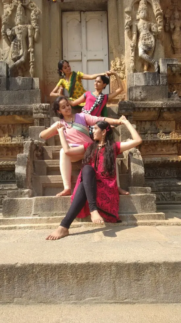 Navya Natya Sangama — Dance in Lingarajapuram