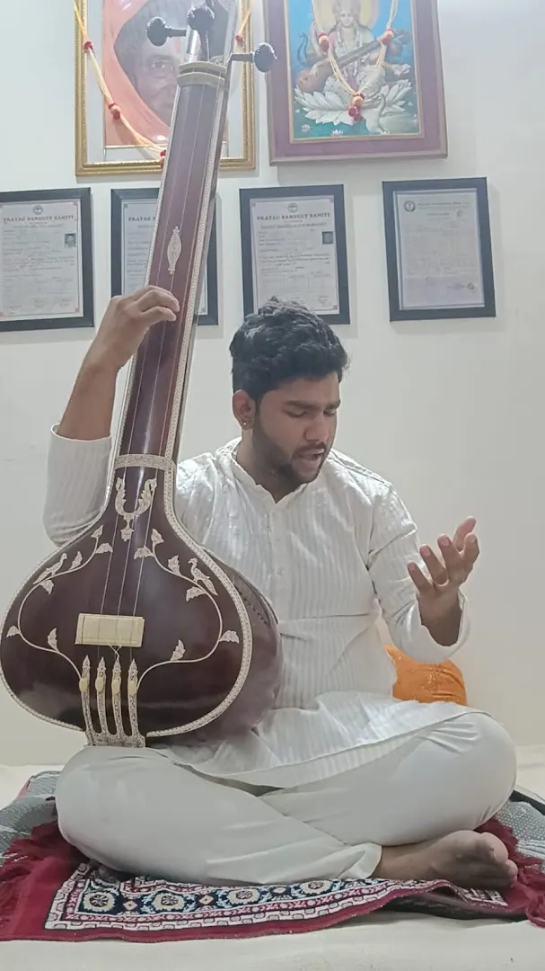 Hma — Music in Dashrath Puri