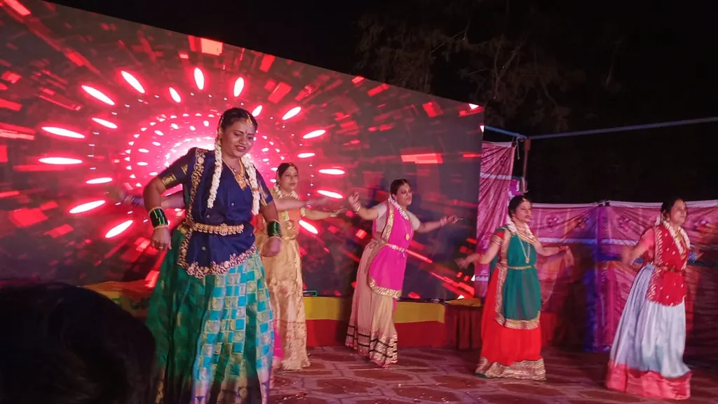 Light Camera Action — Dance in Vajarahalli