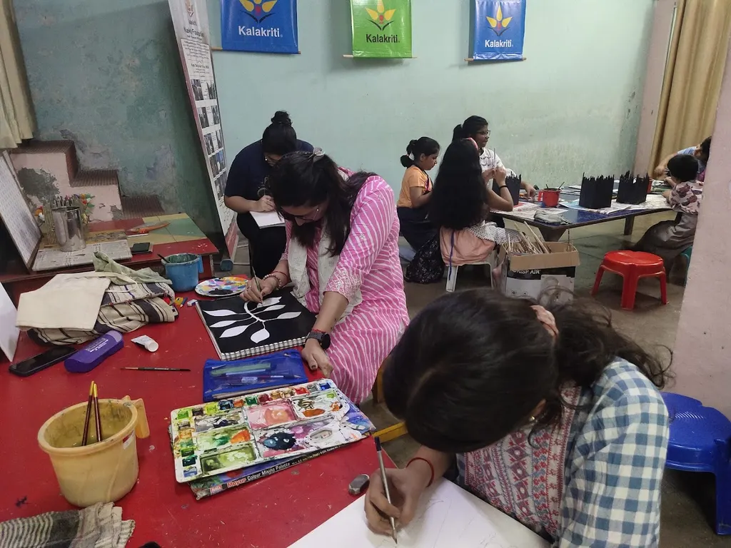 Kalakriti Foundation — Art & Craft in Swasthya Vihar