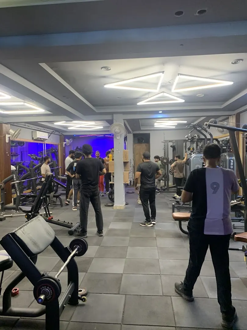 11F GYM — Yoga in Azadpur