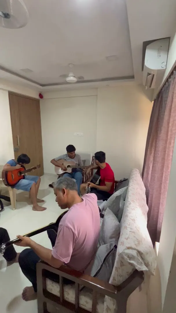 Guitar Classes By Himanshu — Music in Vikhroli East