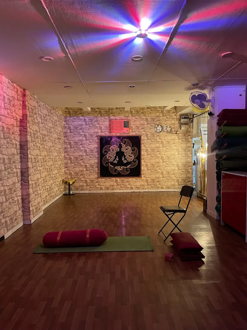Yellow Circle — Yoga in New Rajinder Nagar