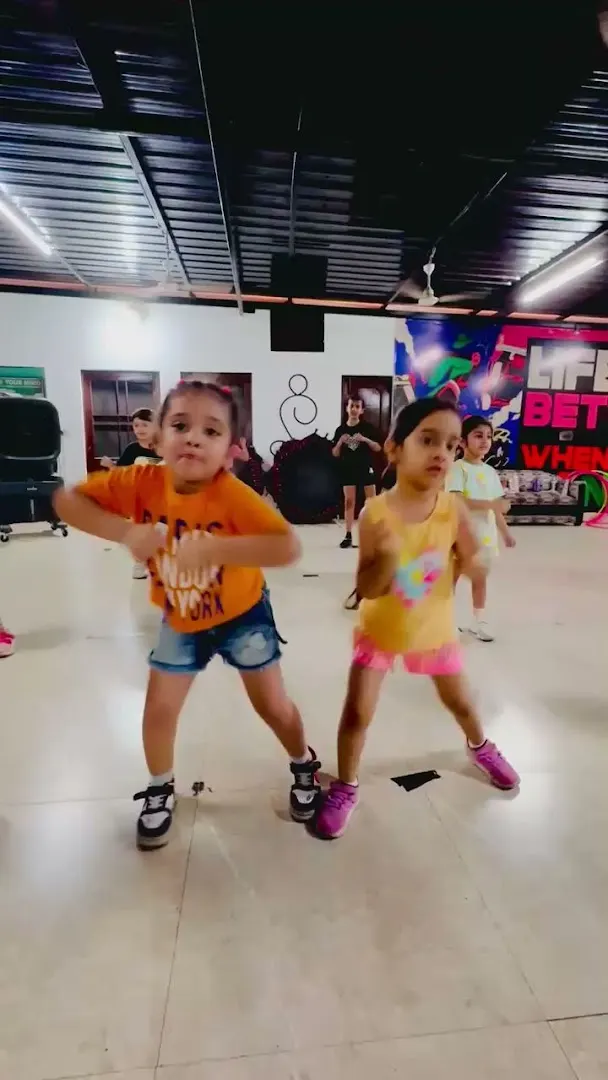 Danza Del Amor — Dance in Raj Nagar