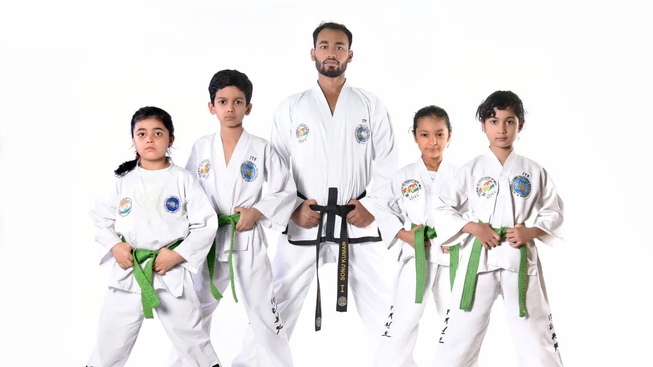 Martial art & taekwondo classes in west photo 1