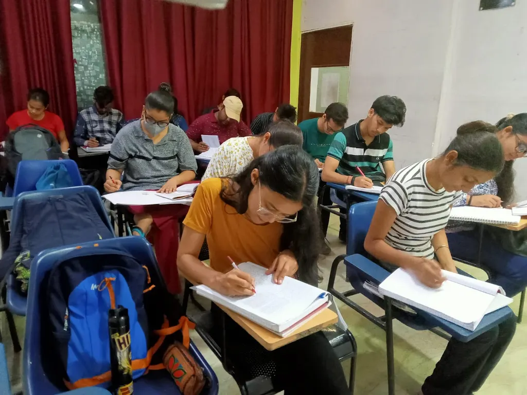 RAVINDRA BASIC to ADVANCE COMPUTER INSTITUTE — Language in Shakarpur