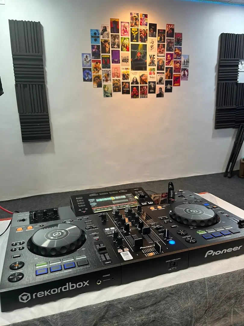 Musik N Beatz (DJ ACADEMY ) — Music in Kandivali West