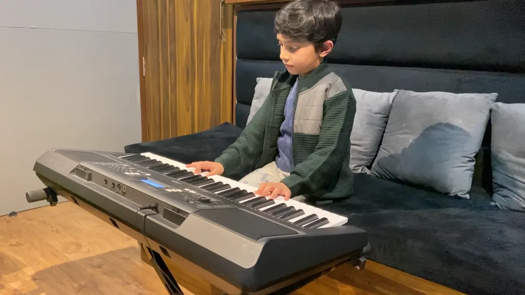Rouble's Guitar School — Music in Dwarka