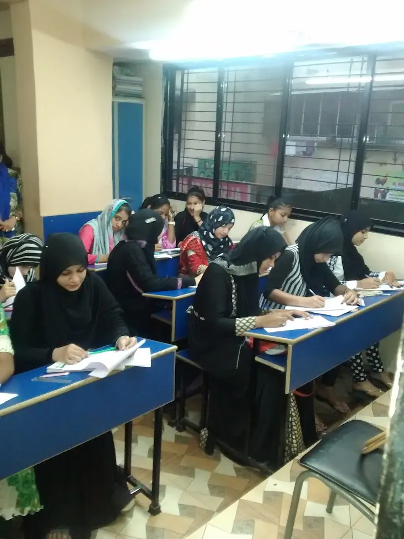 Ideal Classes — Art & Craft in Mumbra