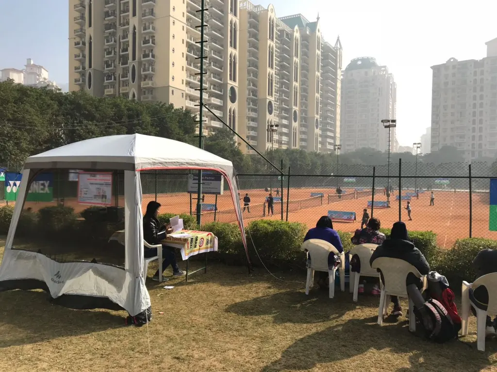 Av Sports Academy — Tennis in Sector 53